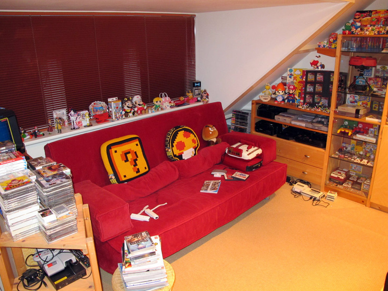 Illustration for article titled A Retro Gaming Room I Could Die In